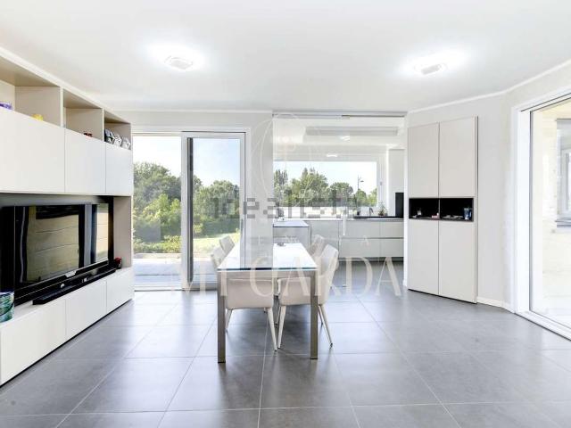 Appartamento in vendita di 113 m² in Viale Francesco Agello