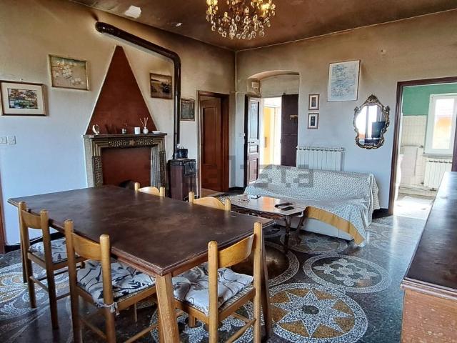 Appartamento in vendita di 113 m² in Via CASA DEL MONTE