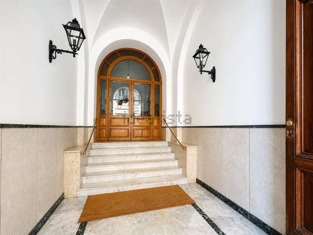Appartamento in vendita di 113 m² in Via Angelo Tittoni