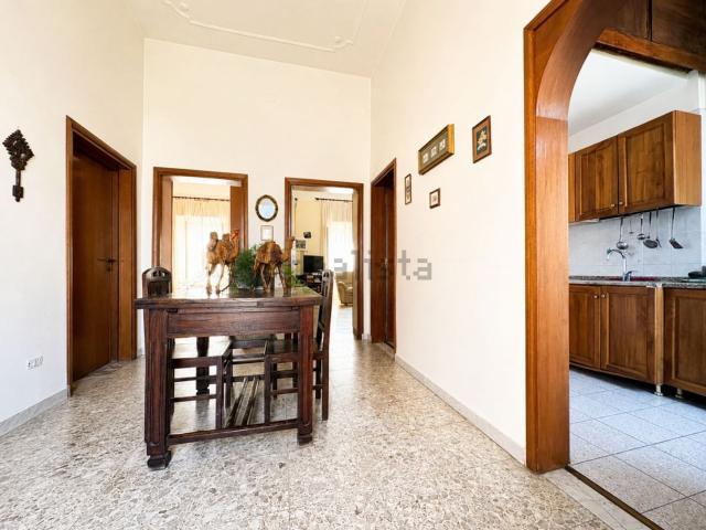 Appartamento in vendita di 113 m² in Via Appia Pignatelli, 450