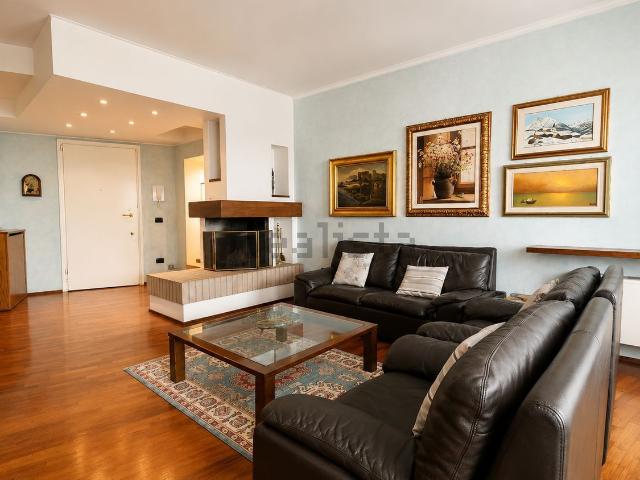 Appartamento in vendita di 113 m² in Via B. Cremagnani, 15