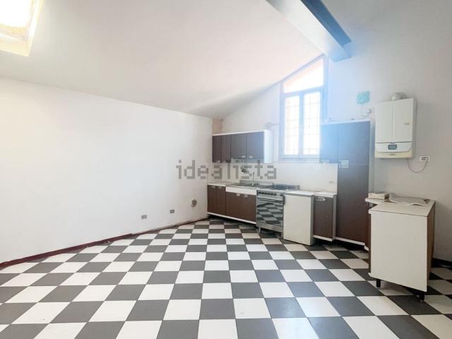Appartamento in vendita di 113 m² in Via Giacomo Matteotti, 7