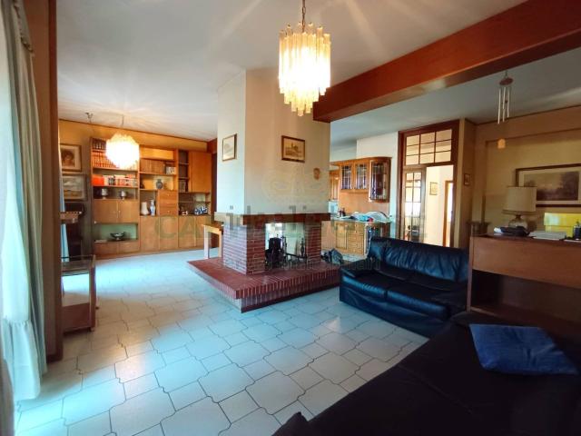 Appartamento in vendita di 113 m² in Via Don Luigi Minzoni, 64