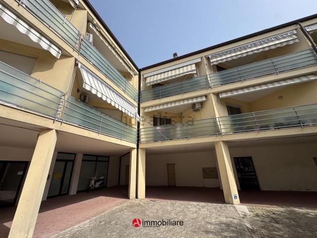 Appartamento in vendita di 113 m² in Via delle Cascine, 4