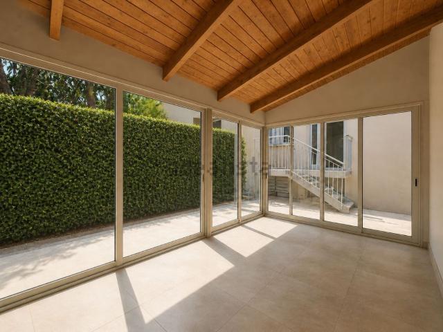Appartamento in vendita di 113 m² in Via Francesco Baracca