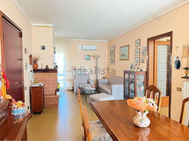 Appartamento in vendita di 113 m² in Via Lorenzo Betti, 16
