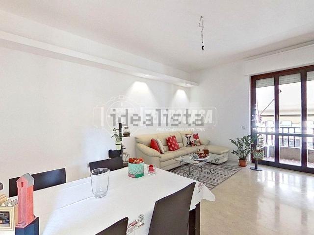 Appartamento in vendita di 113 m² in Via Monza