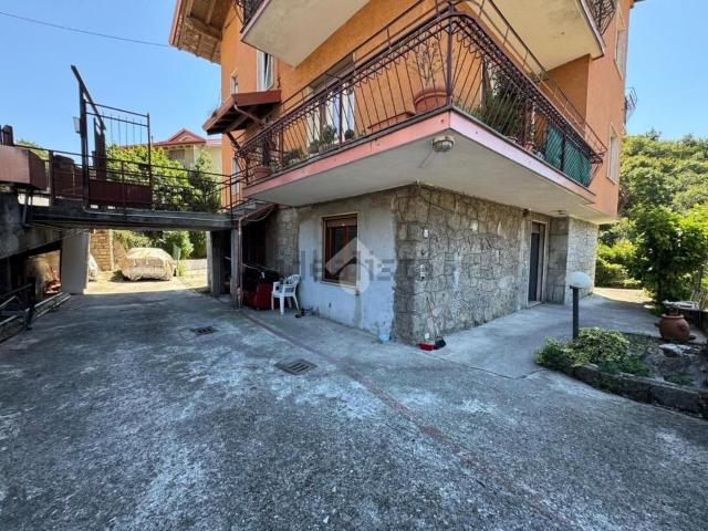 Appartamento in vendita di 113 m² in Via San Francesco D&apos Assisi, 12