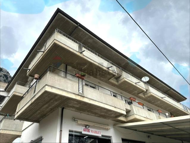 Appartamento in vendita di 113 m² in Via Scesa Valli, 55