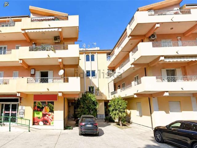 Appartamento in vendita di 113 m² in Via Peripoli, 74