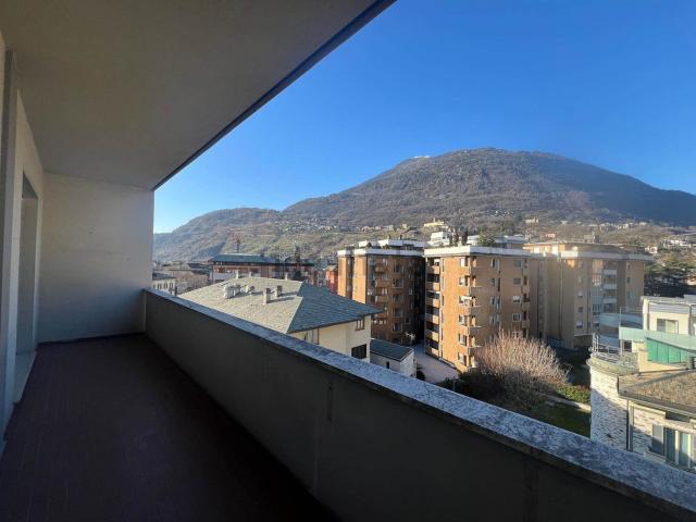 Appartamento in vendita di 113 m² in Via Pio Rajna