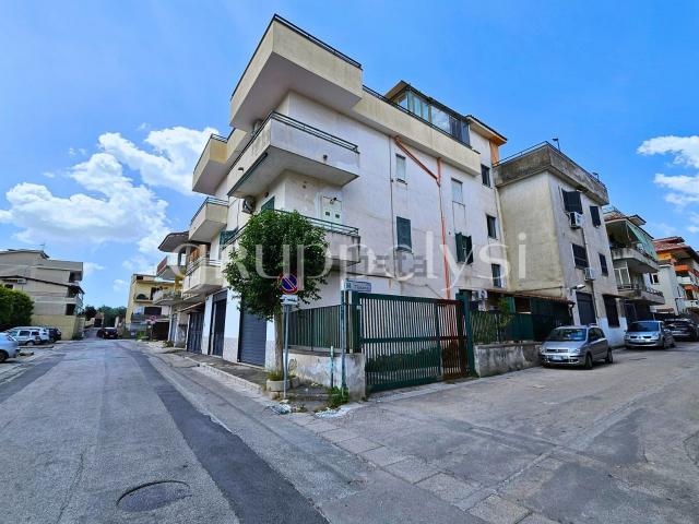 Appartamento in vendita di 113 m² in Via Tiziano, 3