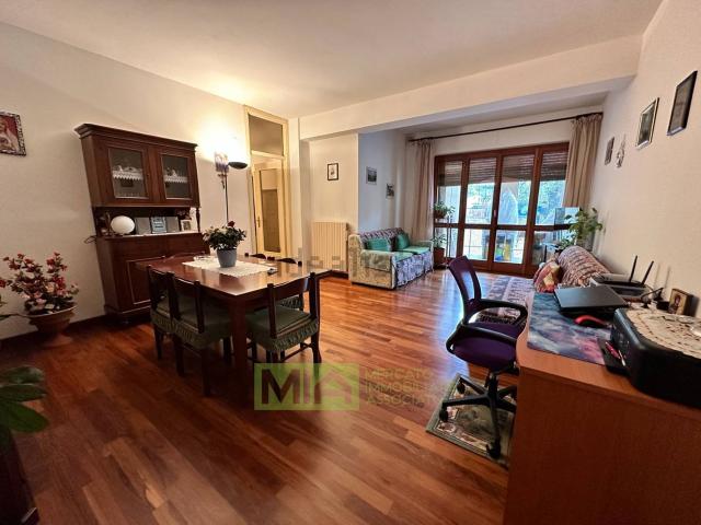 Appartamento in vendita di 113 m² in Viale Cesare Battisti, 79