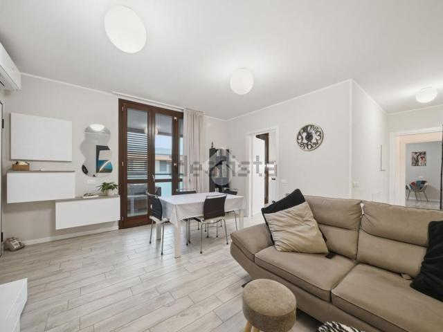 Appartamento in vendita di 113 m² in Viale Monte Grappa, 1