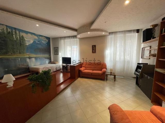 Appartamento in vendita di 113 m² in Viale Monte Grappa
