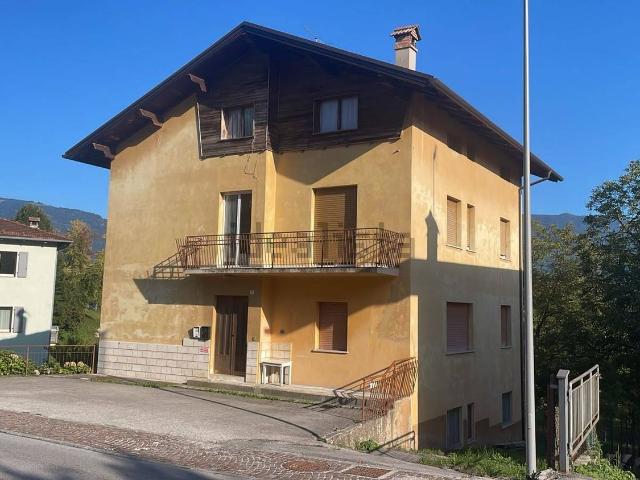 Appartamento in vendita di 113 m² in Frazione Madice, 2