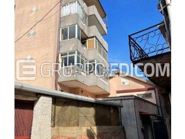 Appartamento in vendita di 113 m² in Piazza Francesco Fazio in Camaro Superiore