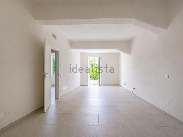 Appartamento in vendita di 113 m² in Strada Langhirano, 2