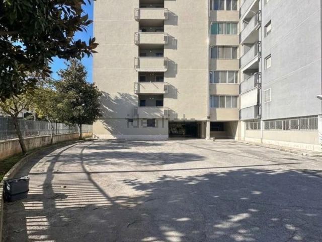 Appartamento in vendita di 1145 m² in Via Caduti sul Lavoro, 21