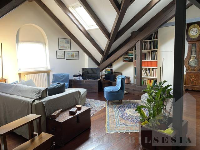 Appartamento in vendita di 114 m² in Via Geometra Sesone, 37