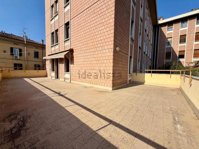 Appartamento in vendita di 114 m² in Via Giuseppe Massarenti
