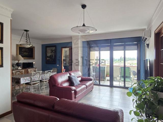 Appartamento in vendita di 114 m² in Via dell&apos Aquila, 1