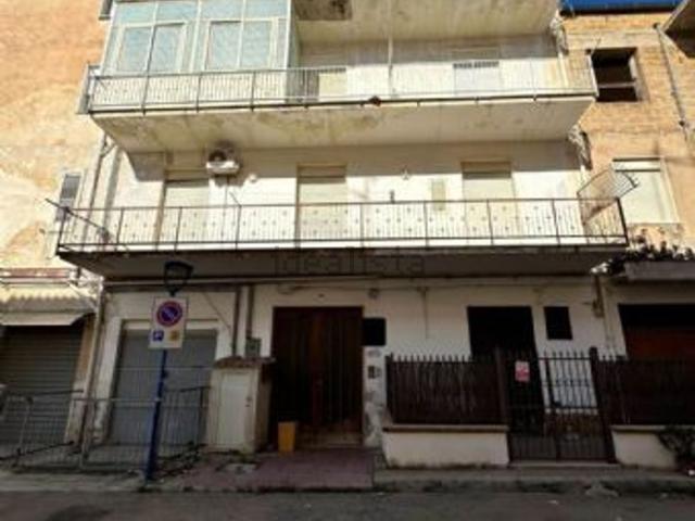 Appartamento in vendita di 114 m² in Via Egadi, 1