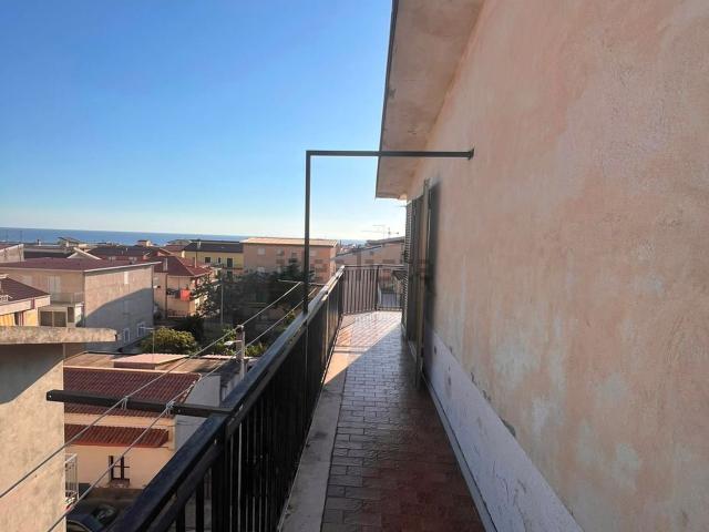 Appartamento in vendita di 114 m² in Via Molise, 33