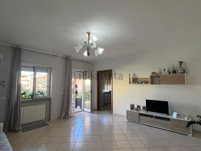 Appartamento in vendita di 114 m² in Via Salvo D&apos Acquisto
