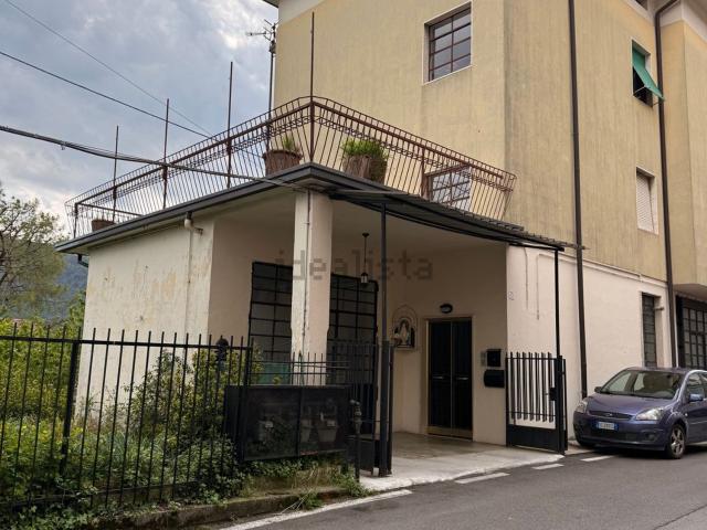 Appartamento in vendita di 114 m² in Via Padre B. Rivadossi