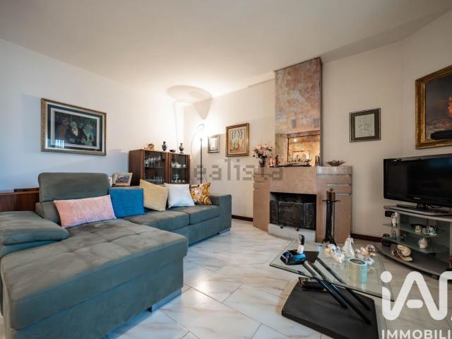 Appartamento in vendita di 114 m² in Via Roma, 33