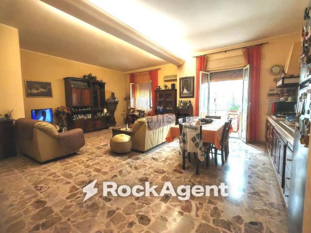 Appartamento in vendita di 114 m² in Via Tisia