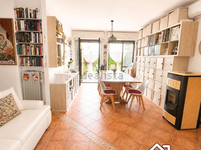 Appartamento in vendita di 114 m² in Viale dei Mille, 42