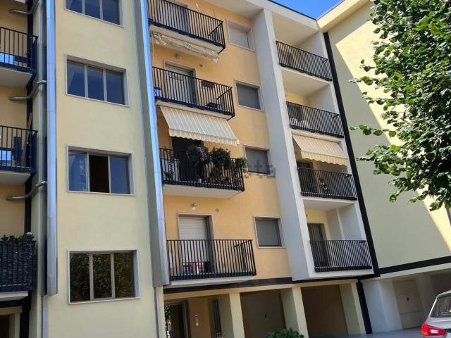 Appartamento in vendita di 114 m² in Viale delle Metamorfosi, 34