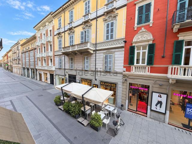 Appartamento in vendita di 114 m² in Corso Roma, 85