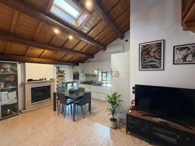 Appartamento in vendita di 115 m² in Via Conti Gualdo