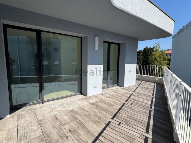 Appartamento in vendita di 115 m² in Via Costalunga