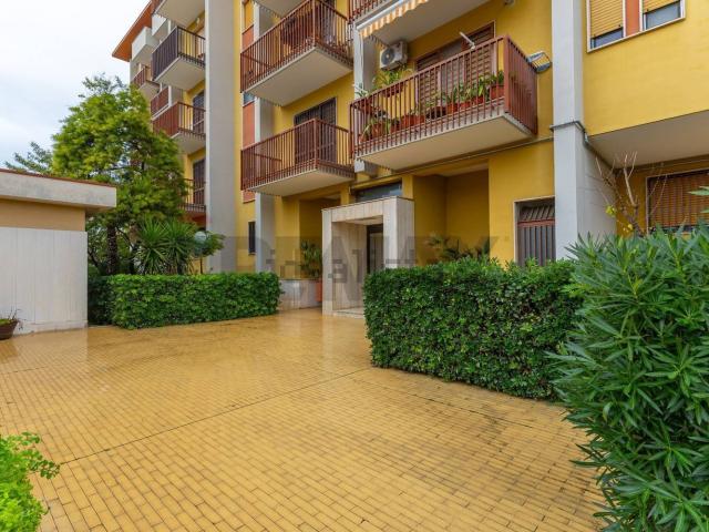 Appartamento in vendita di 115 m² in Via Caldarola, 12