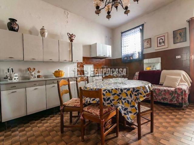 Appartamento in vendita di 115 m² in Via Camillo Benso Conte di Cavour, 30