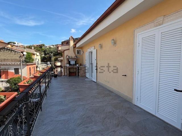 Appartamento in vendita di 115 m² in Via Capena
