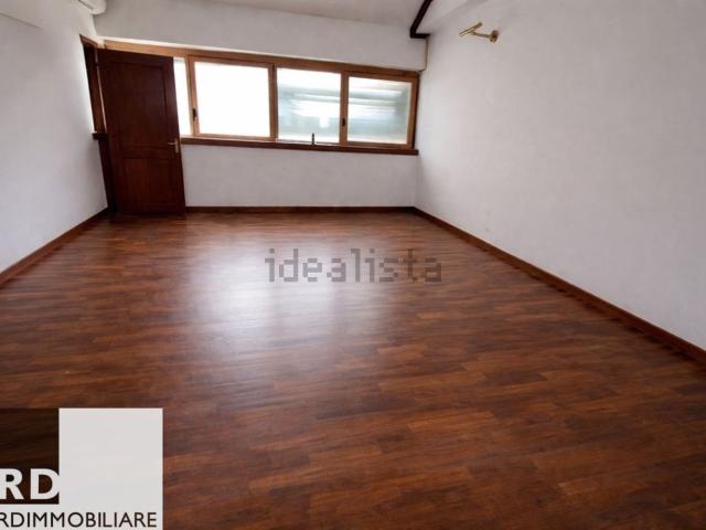 Appartamento in vendita di 110 m² in Via Carlo Cocastelli