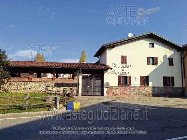 Appartamento in vendita di 115 m² in Via Carlo Felice Trossi, 144