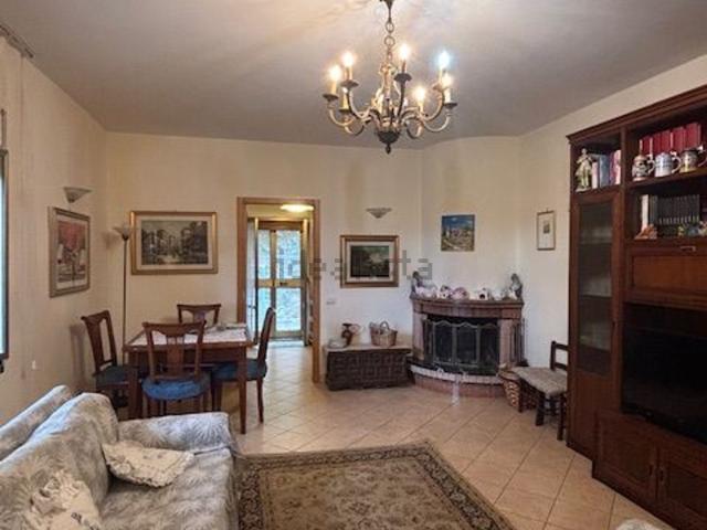 Appartamento in vendita di 115 m² in Via Carpine