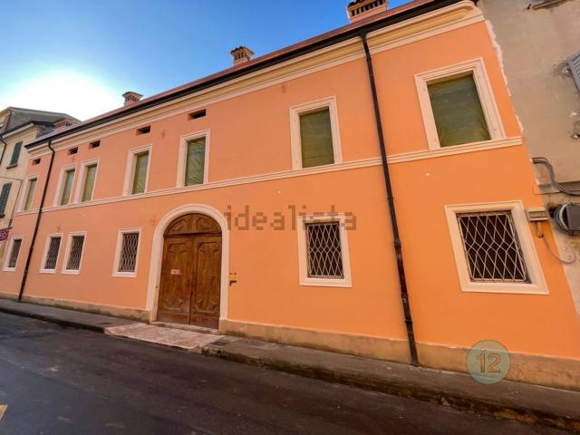 Appartamento in vendita di 115 m² in Via Cesare Battisti, 52