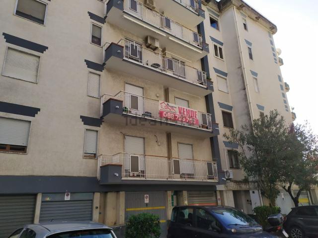 Appartamento in vendita di 115 m² in Via Claudio Guerdile, 59