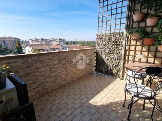 Appartamento in vendita di 115 m² in Via Crotone, 7