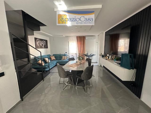 Appartamento in vendita di 115 m² in Via Antica Giardini Parco G. B. Futura