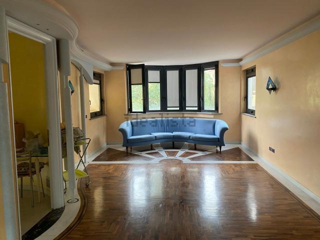 Appartamento in vendita di 115 m² in Via Antonio Cocconcelli