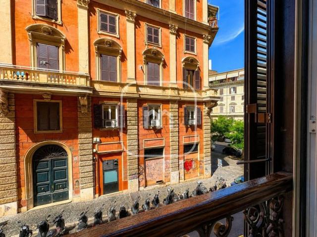 Appartamento in vendita di 115 m² in Via Angelo Tittoni