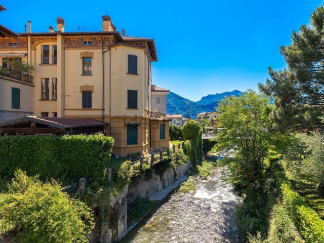 Appartamento in vendita di 115 m² in Via Annetta e Celestino Lusardi